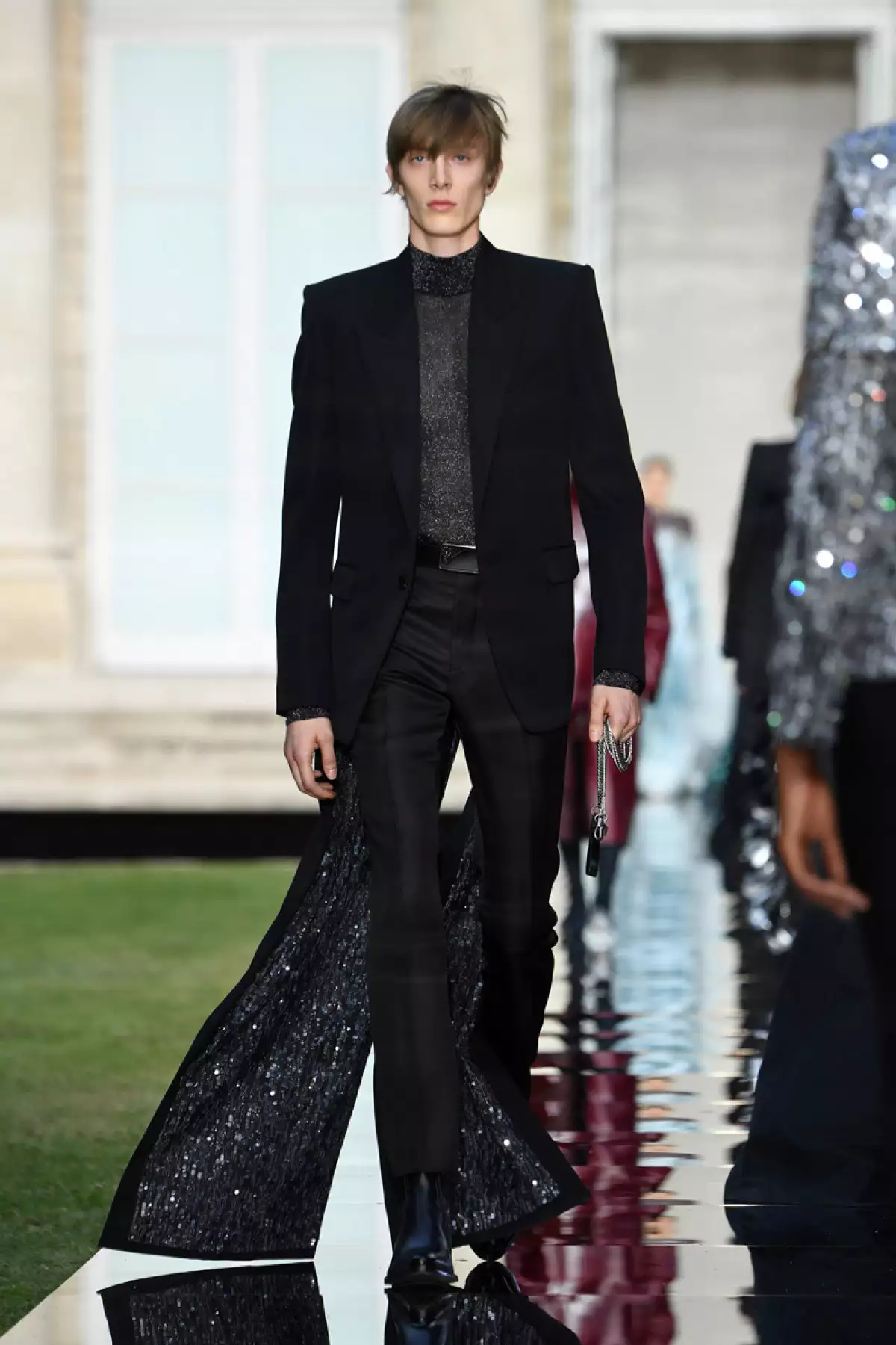 Givenchy : Runway - Paris Fashion Week - Haute Couture Fall Winter 2018/2019