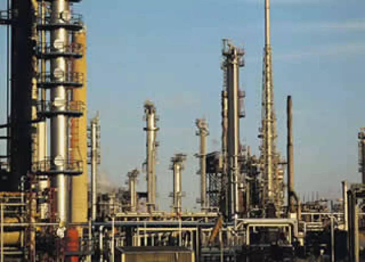 Los futuros del petróleo Brent bajaron 3.06 dólares, a 120.92 dólares por barril. (Foto: Jupiter Images)