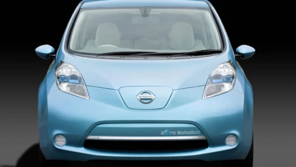 El LEAF se alimenta de un laminado compacto de baterías de iones de litio, que generan una potencia de salida de más de 90Kw.