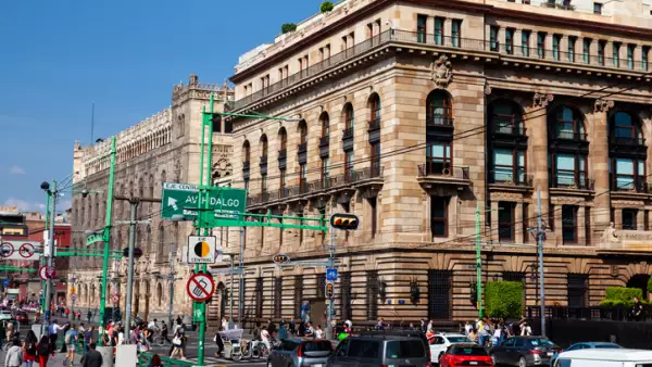 Banxico recorta la proyección de crecimiento económico de México: reduce el PIB de 2025 a 0.3% 