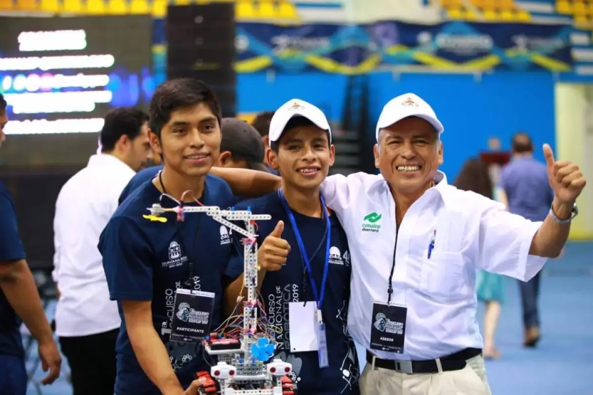 Estudiantes nahuas concurso de robótica