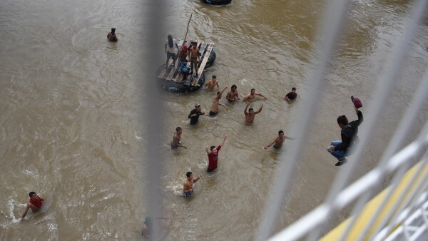 Por tierra o agua
