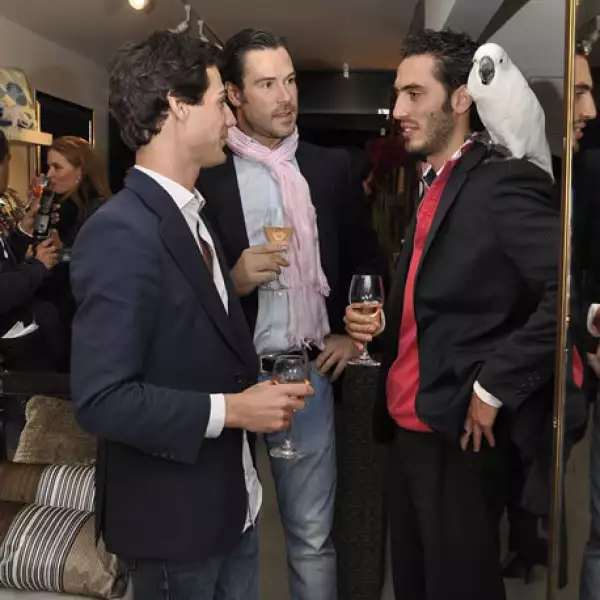 Guillermo Cifuentes,José Luis de Federico y Diego Bringas con Sari