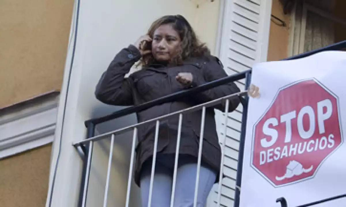 En España, los bancos siguen cobrando el crédito hipotecario pese a que ya embargaron la casa al deudor. (Foto: AP)