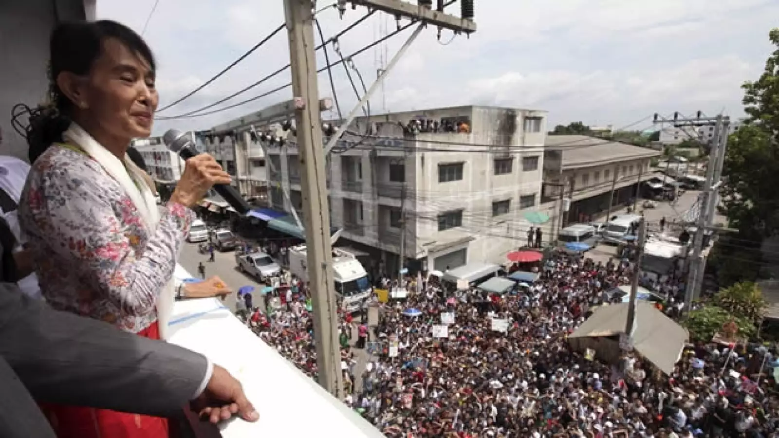 suu kyi da un discurso en tailandia