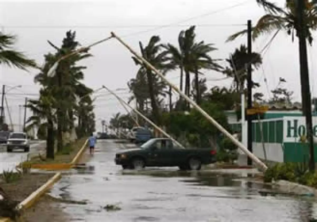 Unas 3,000 personas fueron evacuadas de la zona donde se prevé toque tierra el centro del huracán. (Foto: Reuters)