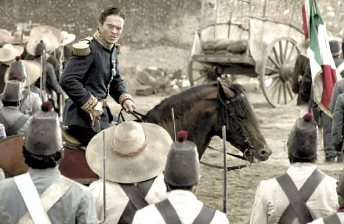 Kuno Becker como Ignacio Zaragoza.