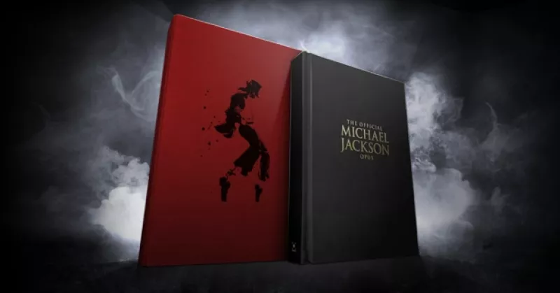 El libro Opus muestra bosquejos nunca antes vistos, así como otras raras ilustraciones y fotografías del fallecido cantante realizados por el artista Nate Giorgio.