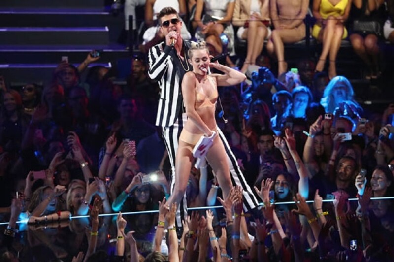 Miley ha pasado por outfits y actitudes poco aplaudidas por el público .