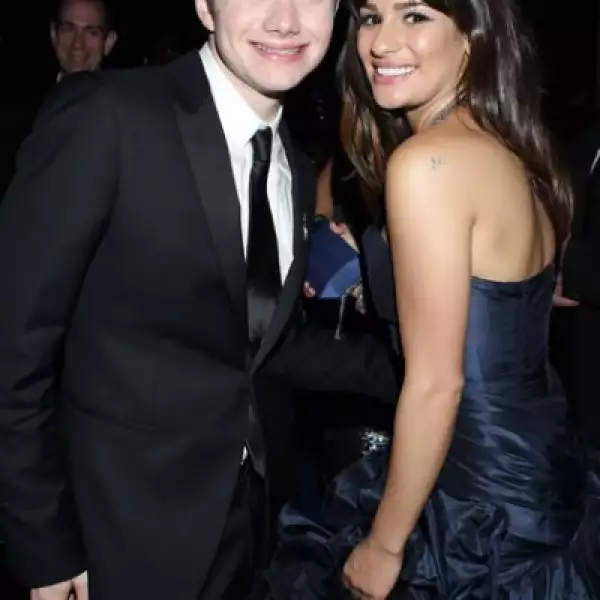 Aunque Glee no ganó como mejor serie de comedia, Lea Michele y Chris Colfer, protagonistas de la serie, se divirtieron en el Governor´s Ball.