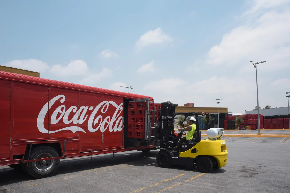 Una de las grandes apuestas de Arca Continental, la segunda embotelladora más grande de Coca-Cola en América, está en los hard seltzer, el segmento de bebidas saborizadas de bajo alcohol.