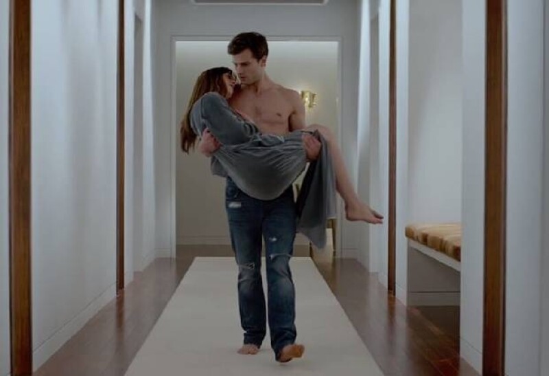 Dakota y Jamie en una de las escenas del primer trailer de "50 shades of Grey".