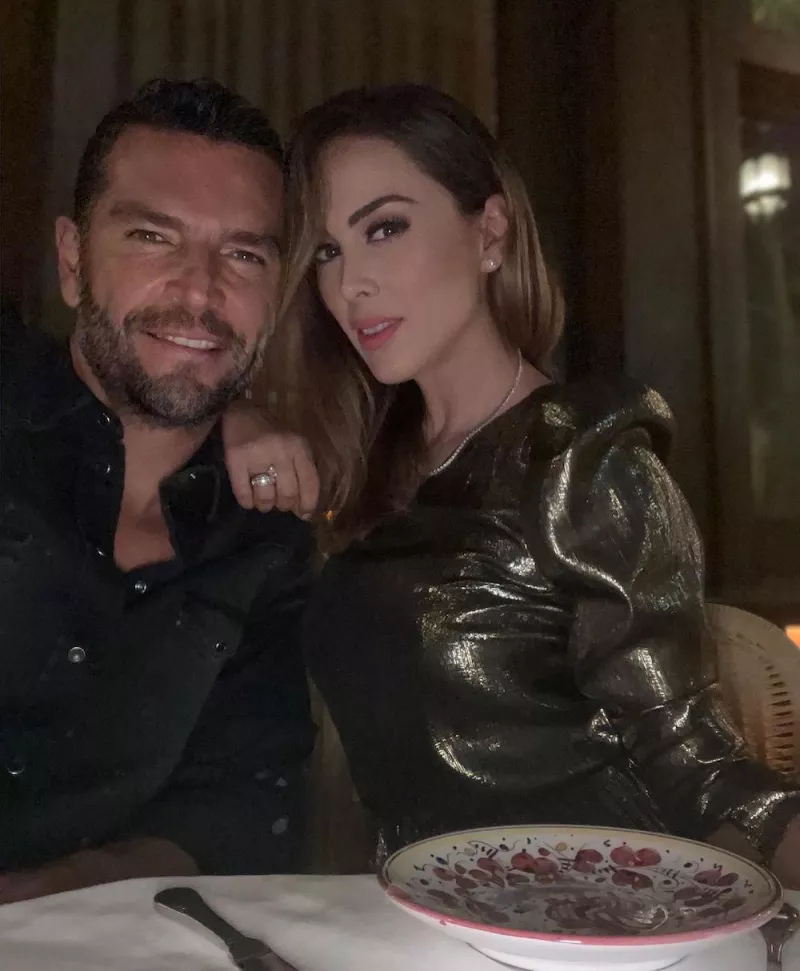 Martín Fuentes y Jacky Bracamontes