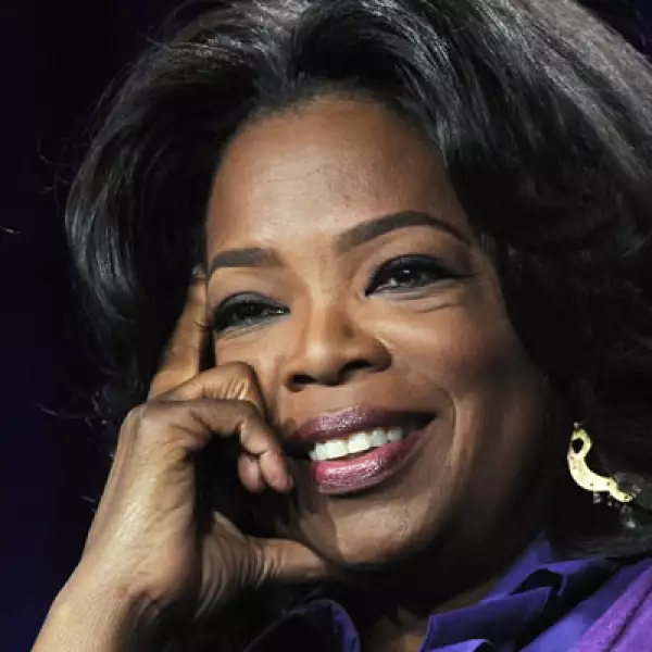 Oprah Winfrey inició su carrera en 1984, con el programa matutino ‘A.M. Chicago’. La conductora inició su programa en solitario en 1985, y 26 años después se despidió con la visita de varias estrellas de la farándula.