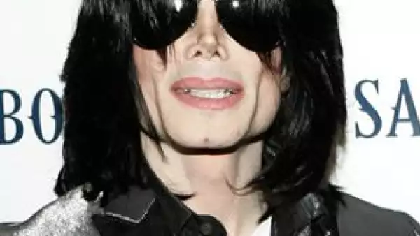 El cantante se mudó al lado de una escuela y varias personas se han quejado.