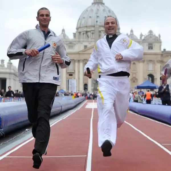 Carrera de la fe en el Vaticano