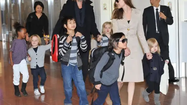 El actor y Angelina Jolie contraerán matrimonio en su casa francesa el mes que viene y ya están pensando en incorporar esta atractiva embarcación a sus celebraciones.