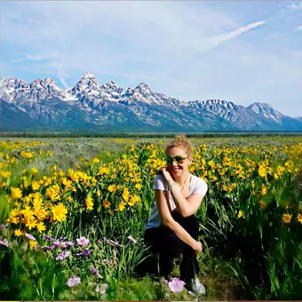 Este fin de semana la cantante mexicana y su familia viajaron a las Montañas Rocosas, en Wyoming, donde disfrutaron de hermosos paisajes.