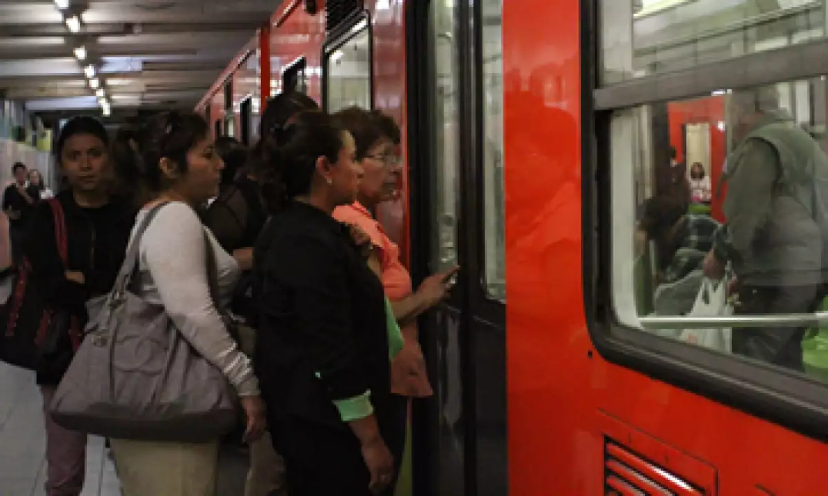 Transportes administrados por el gobierno capitalino han dado acceso gratuito por la contingencia ambiental. (Foto: Cuartoscuro )