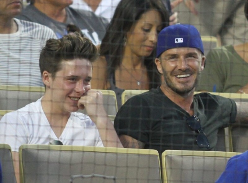 Brooklyn Beckham ya es todo un adolescente y es notoria la empatía que tiene con su papá.