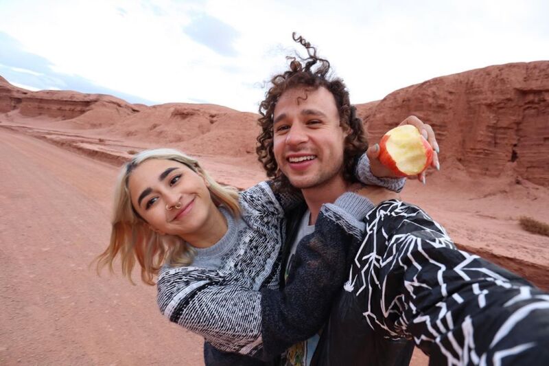 Cynthia, La Chule y Luisito Comunica