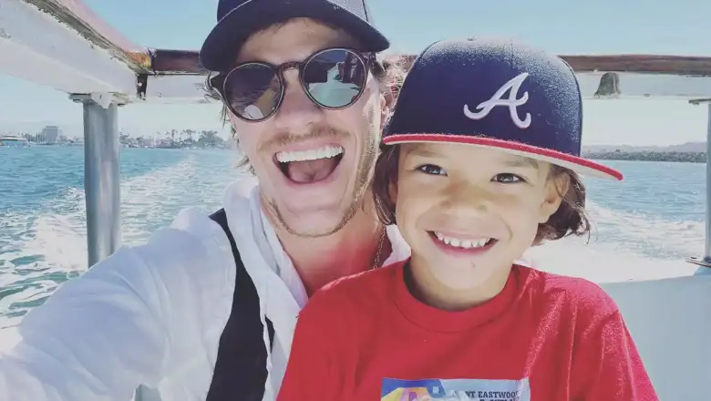 Ryan Dorsey y Josey Hollis  