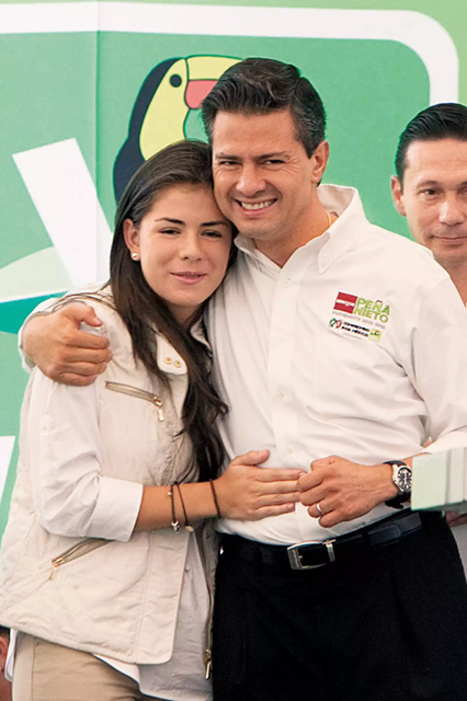 Con su papá Enrique Peña Nieto.