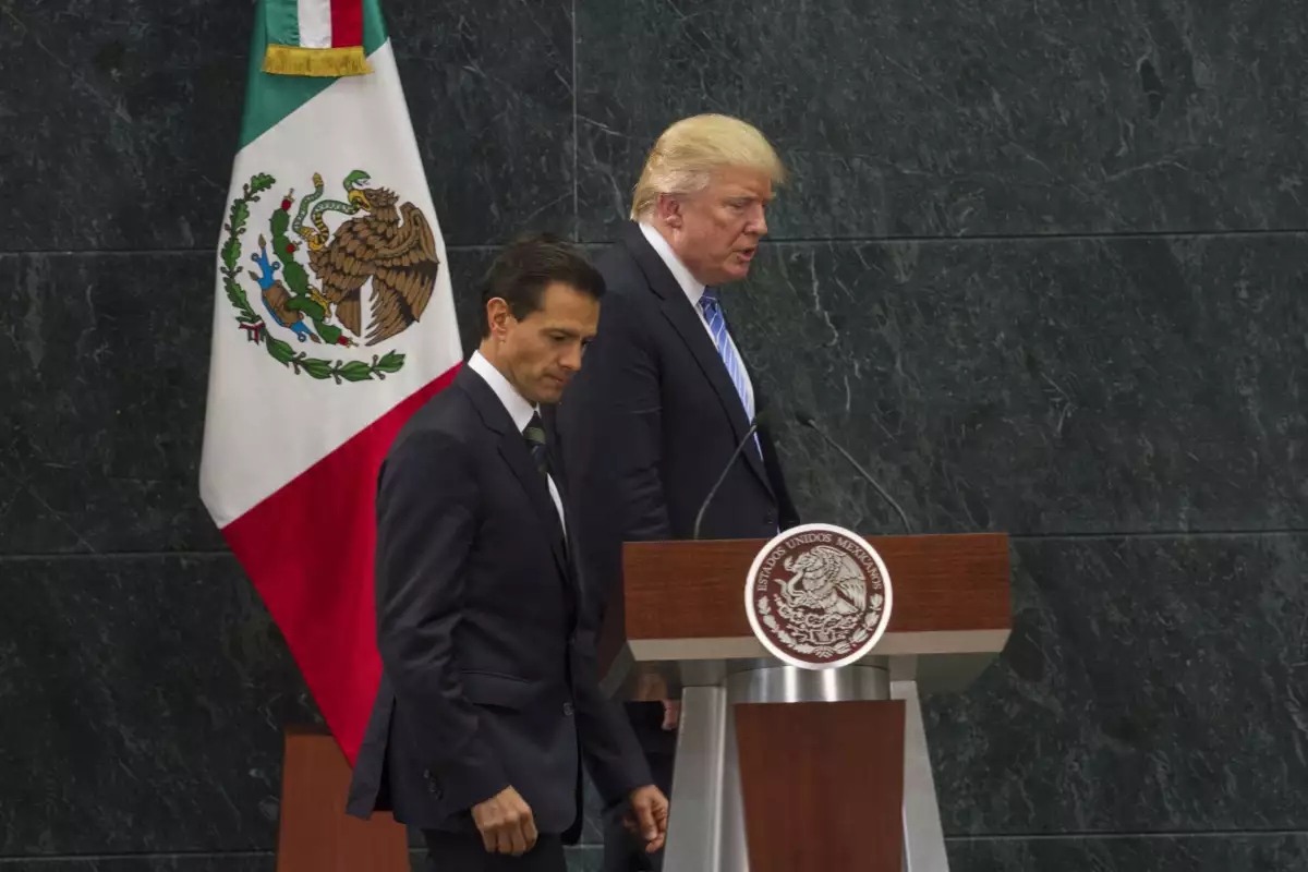 Poner las cartas en la mesa
