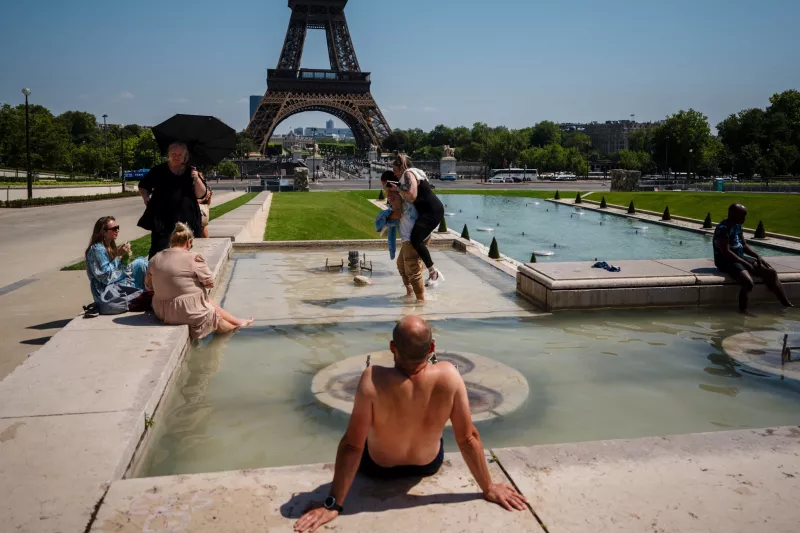 FRANCE-WEATHER-HEATWAVE-TOURISM