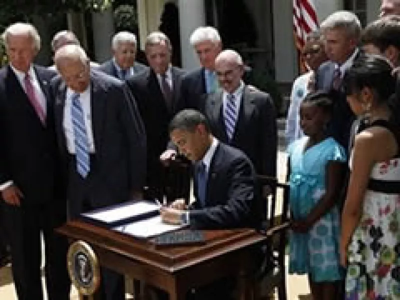 Barack Obama, presidente de Estados Unidos, firmó este lunes una ley que frenará a los productos elaborados con tabaco. (Foto: AP)