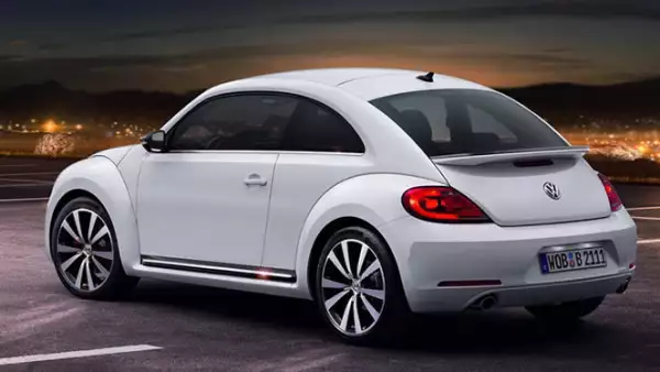 Su motor es un 1.2 TSI que genera un rendimiento de 4.3 litros de gasolina por cada 100 kilómetros recorridos.