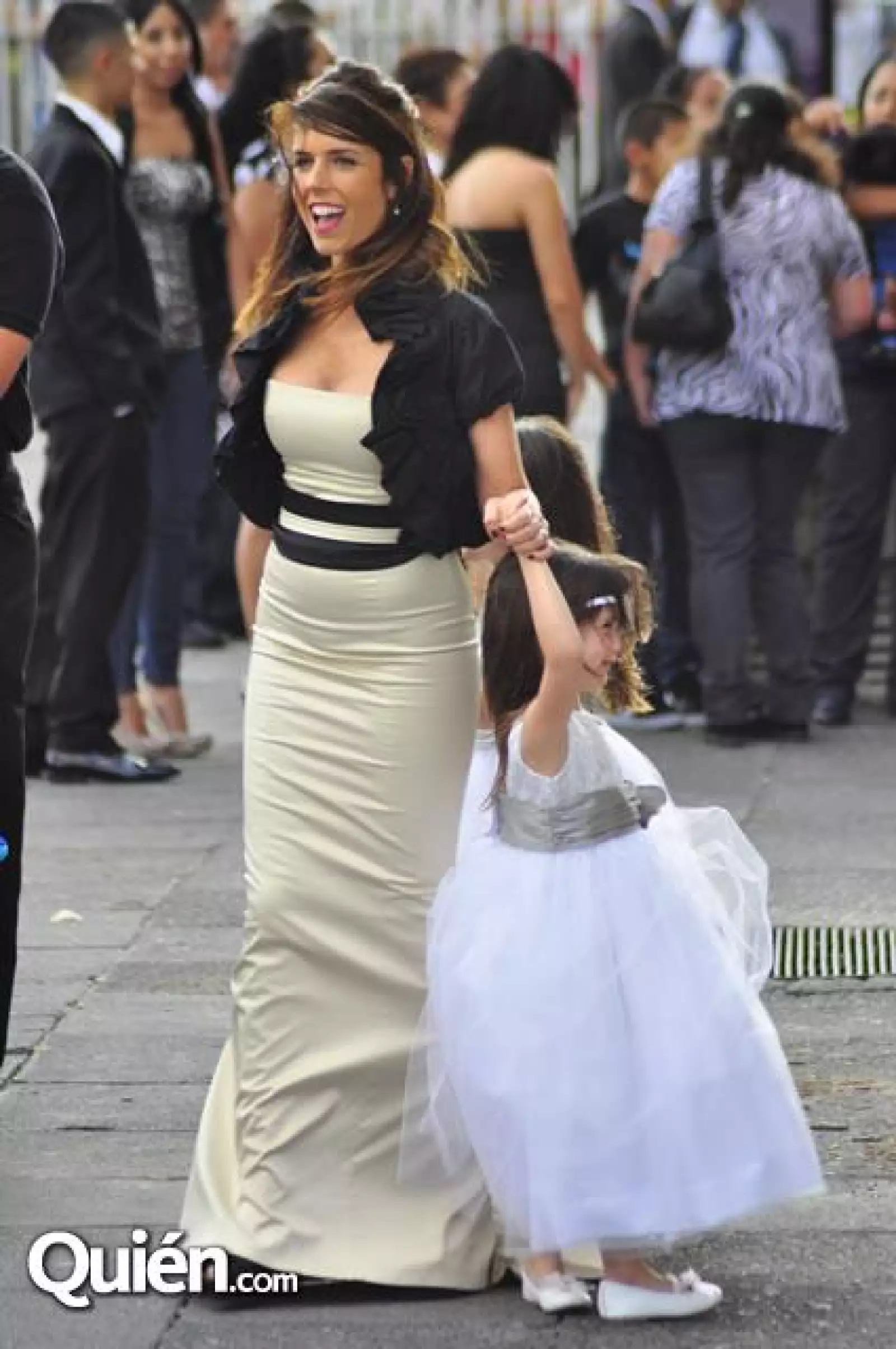 Maky Soler con sus hijas