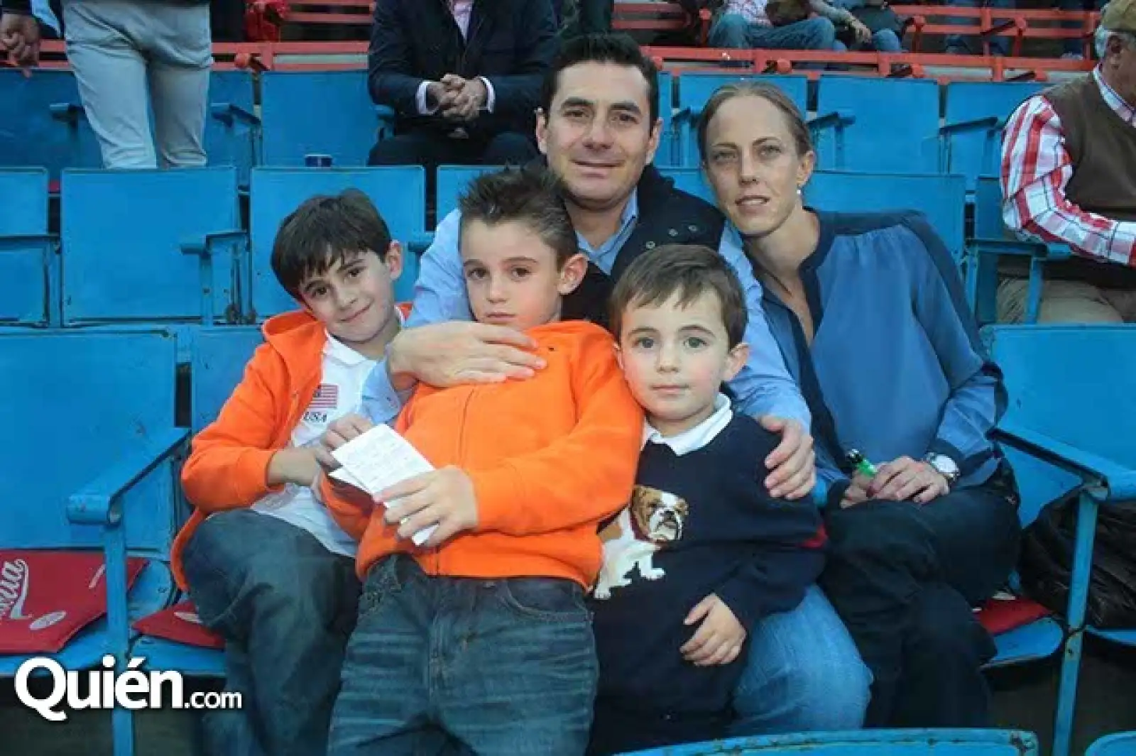 Juan José Salinas,Jimena Alonso,Juan José Jr.,Emilio y Santiago Salinas