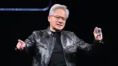 Jensen Huan, CEO de Nvidia, durante la presentación de un nuevo chip para computadoras Microsoft, potenciadas con Inteligencia Artificial