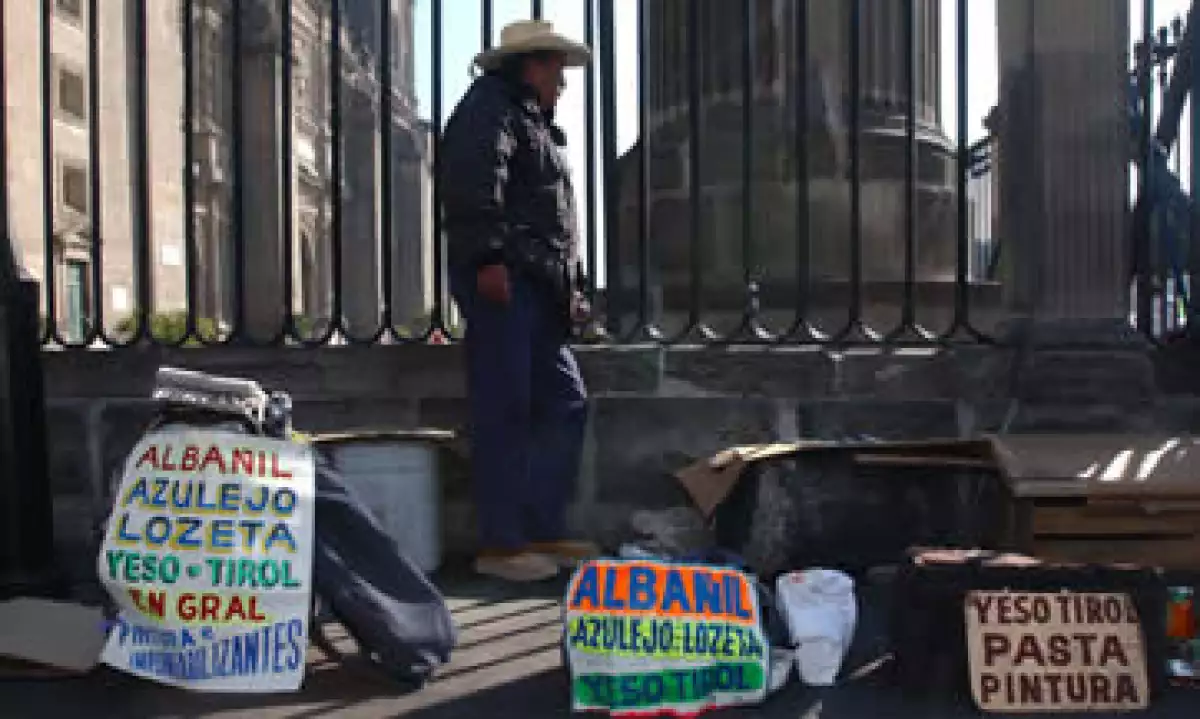 La tasa de desempleo entre los adultos mexicanos de 25 años y más, retrocedió a 3.8% en febrero. (Foto: AP)