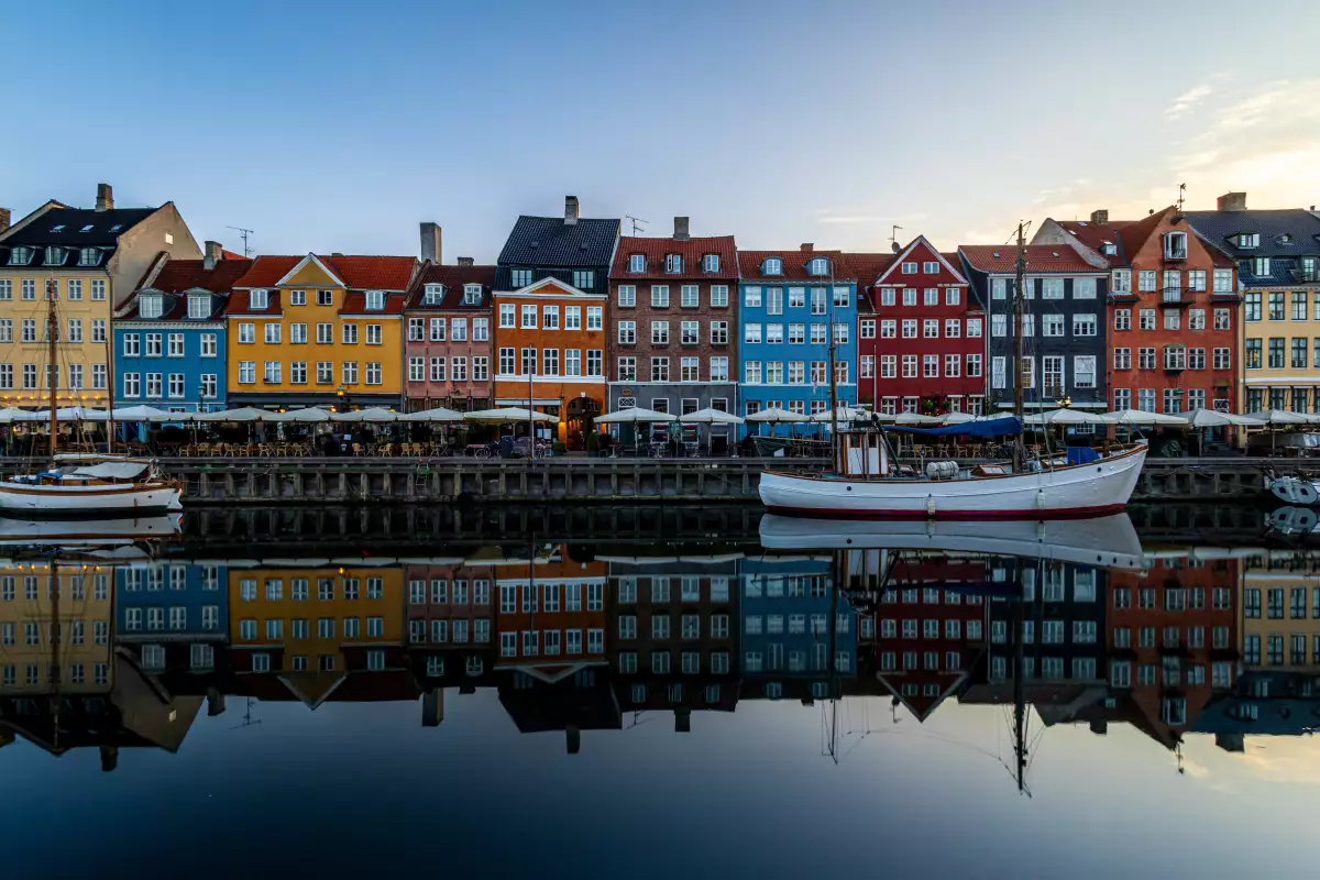 Nyhavn,Copenhagen,Denmark,An,Early,Summer,Morning