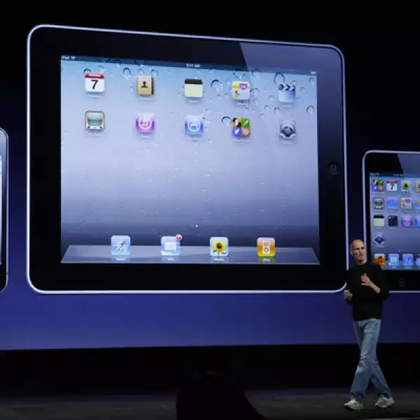 Jobs era un hombre carismático y expresivo, un vendedor por naturaleza y un oráculo de su industria que parecía intuir las necesidades de los consumidores antes que ellos mismos las conocieran.