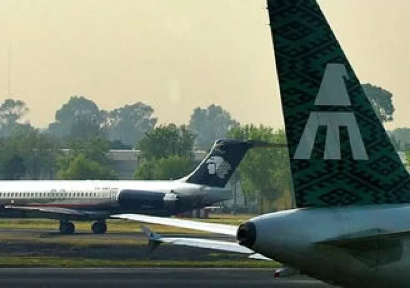 Las aerolíneas Mexicana y Aeroméxico mantendrán las operaciones regulares de sus vuelos hacia Canadá. (Foto: AP)