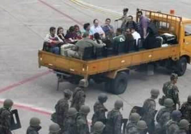 El aeropuerto de Tegucigalpa esta lleno de militares. (Foto: Reuters)