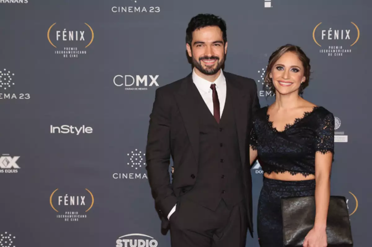 El ex RBD confirmó hoy con una imagen en sus redes sociales que espera un hijo con su novia Diana Vázquez.