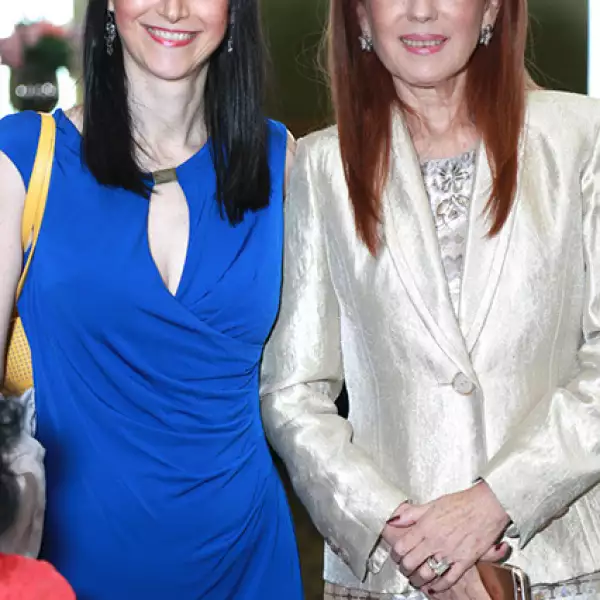 Paulina Morales y Victoria Kuhne de Morales