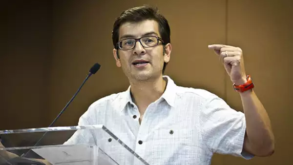 Adolfo Ortega, editor general de la revista Expansión, dio la bienvenida a los participantes de Los Emprendedores del año 2013.