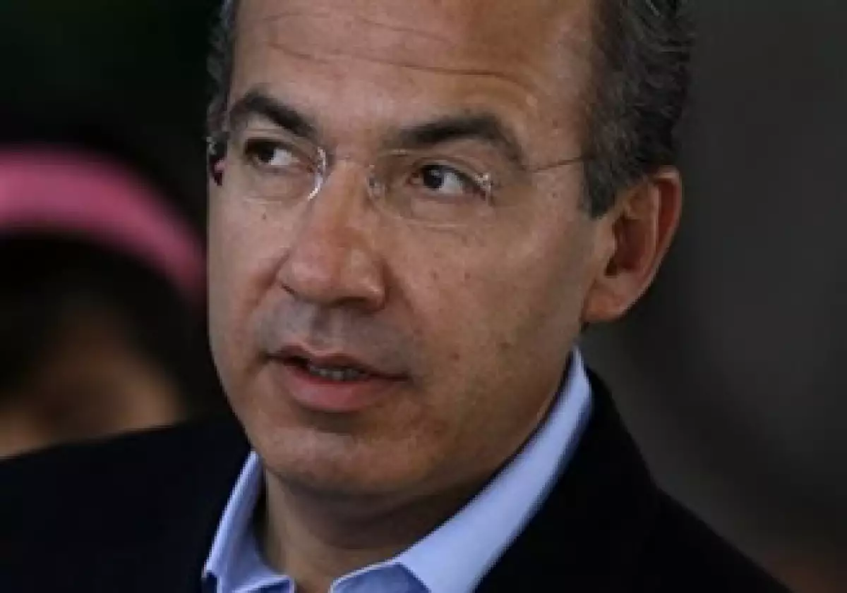 El presidente Felipe Calderón dijo que en febrero pasado se generaron 100,000 nuevos empleos. (Foto: AP)