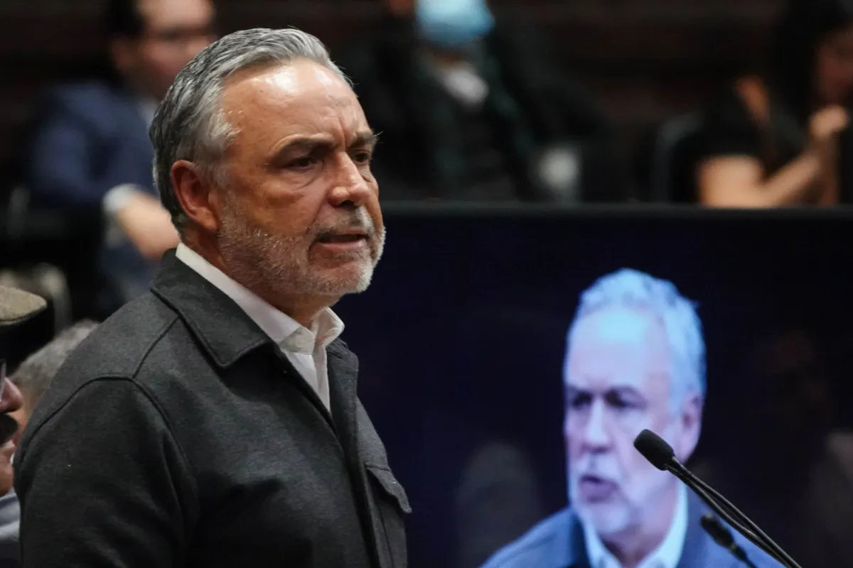 El diputado diputado morenista Alfonso Ramírez Cuellar presentando una iniciativa ante la Cámara de Diputados.


