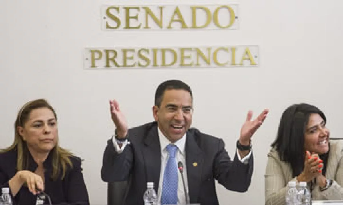 La propuesta del senador Lozano elimina la posibilidad de bloquear señales en eventos. (Foto: Cuartoscuro)