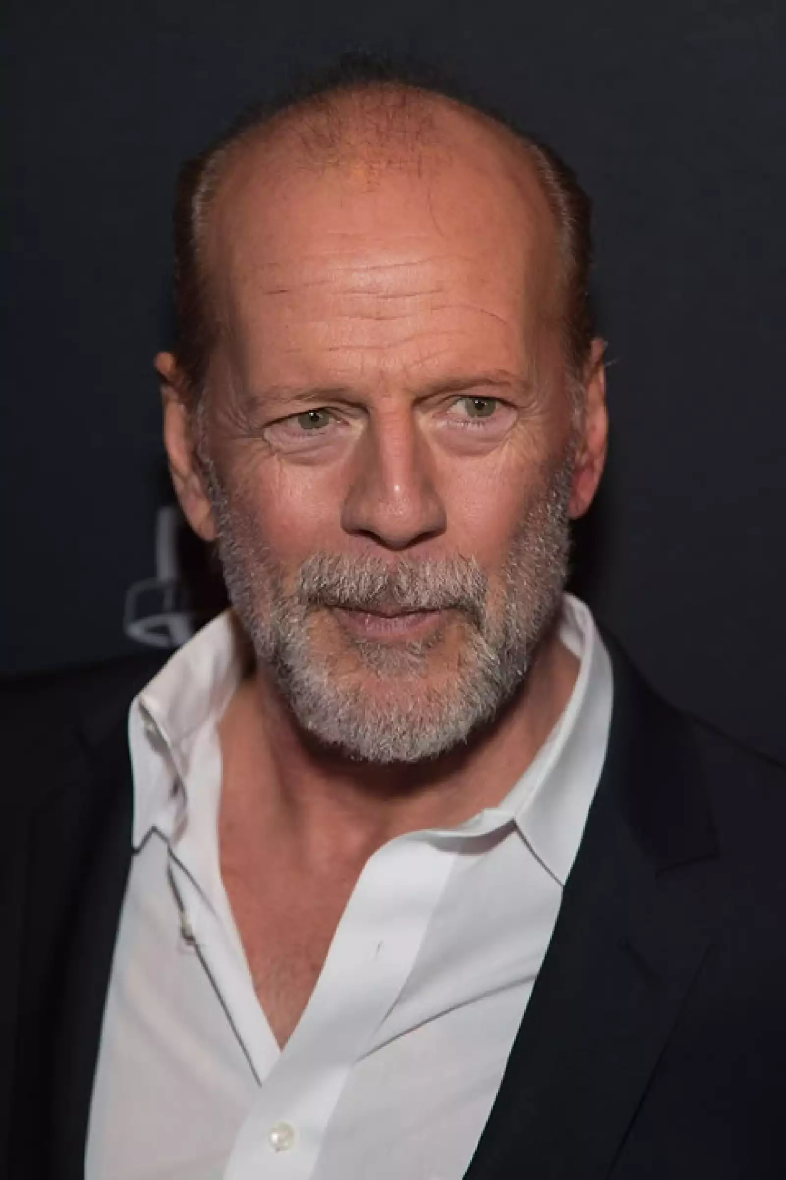 La barba de Bruce Willis, 60, es digna de cualquier Mr. Claus.