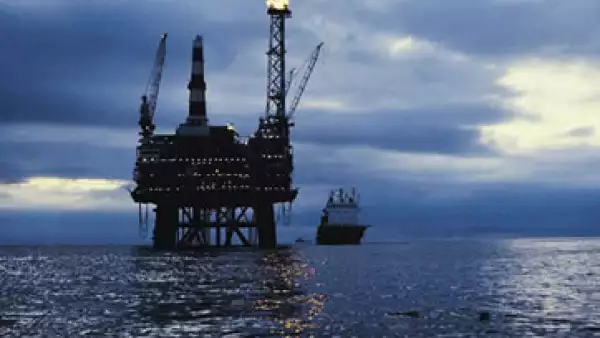El petróleo de EU perdía 2.02 dólares a 101.29 dólares por barril este lunes. (Foto: Thinkstock)