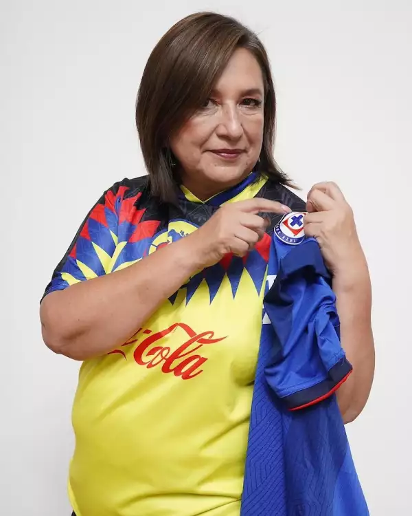 Xóchitl Gálvez se puso el jersey del Club América para pagar su apuesta