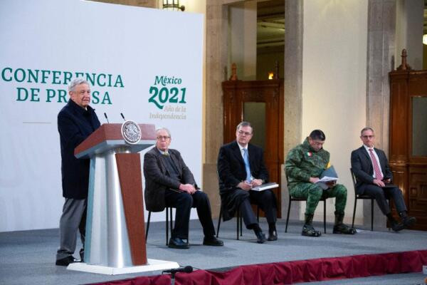 Foto López-Gatell en la mañanera de AMLO antes de dar positivo a COVID-19