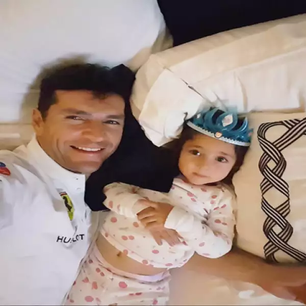 Martín Fuentes nos encanta por lo consentidor que es con sus hijas, Mini Jacky y Carolina. Pronto será papá de su tercera niña, quien será llamada Renata.